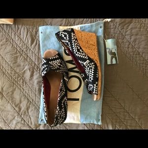 Toms wedges